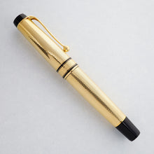 Load image into Gallery viewer, Side view of the fountain pen.