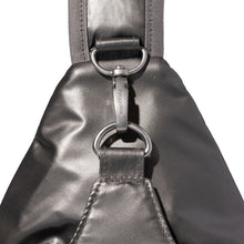 Load image into Gallery viewer, Close up to the adjustable strap's clip.