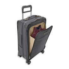 Load image into Gallery viewer, Briggs & Riley Baseline Essential Carry-On Spinner - Limited Steel Gray
Angled front view with spacious zip-around front pocket
Height	Width	Depth	Weight
US	22 in.	14 in.	9 in.	10 lbs.
EU	55.9 cm	35.6 cm	22.9 cm	4.6 kg