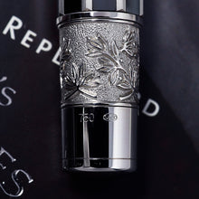 Load image into Gallery viewer, Montblanc US Signatures For Freedom John Adams Lim. Ed. White Gold Fountain Pen