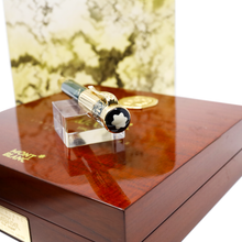 Load image into Gallery viewer, Montblanc Hommage á Alexander the Great Limited Edition 888 Solid Gold FP