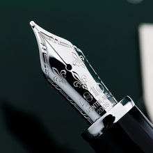 Load image into Gallery viewer, Montblanc Limited Edition Patron of the Arts Francois I 888 Solid Gold FP