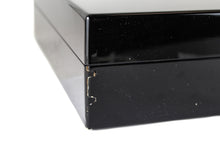 Load image into Gallery viewer, Close up to the frontal-left corner, it has a fisure.