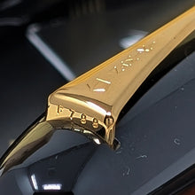 Load image into Gallery viewer, Pen clip close-up.