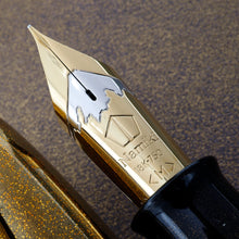 Load image into Gallery viewer, Namiki Emperor N°50 Rabbit in Moonlight Maki-e Fountain Pen by Kazuo Nihei