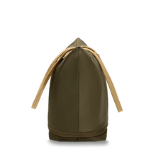 Load image into Gallery viewer, Briggs & Riley Rhapsody Expandable Tote - Shown in Olive
Image of Side Panel View in GIF image showing in both non-expanded and expanded positions
Dimensions: 13.5 x 19.5 x 7.5 in / 34.4 x 49.5 x 19.1 cm