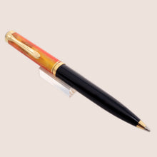 Load image into Gallery viewer, Full angled view of the pelikan shenghai pen