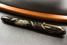 Load image into Gallery viewer, Namiki Yukari Royale Chinkin Cat Medium Fountain Pen