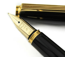 Load image into Gallery viewer, Pilot Namiki Goldfish (Kingyo) Maki-e Fountain Pen - Cir. 1995