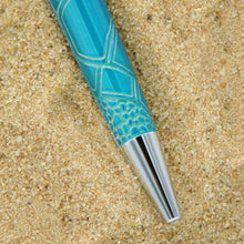 Load image into Gallery viewer, Close up to the nose section of the The Retro 51 Sea Turtle Rescue Pen.