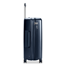 Load image into Gallery viewer, Briggs & Riley Sympatico Large Expandable Spinner - Navy
Side Panel View with telescoping handle shown fully extended.
Dimensions: 30 x 20 x 12-14.25 in / 76.2 x 50.8 x 30.5-36.2 cm