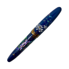 Load image into Gallery viewer, Front view of the fountain pen with the cap on.