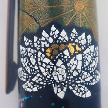 Load image into Gallery viewer, Close up to the white lotus flower made with small eggshell pieces. (Rankaku)