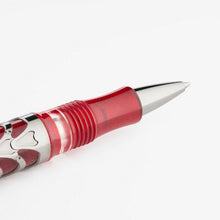 Load image into Gallery viewer, Close up to the nose and grip section of the pen.