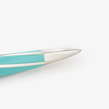 Load image into Gallery viewer, Close up to the nose section of the Visconti Divina Elegance Wave Ballpoint Pen.