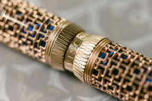 Load image into Gallery viewer, Close up to the cap ring. It features an engraving reading VISCONTI.