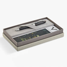 Load image into Gallery viewer, The ballpoint pen arranged in the presentation box.