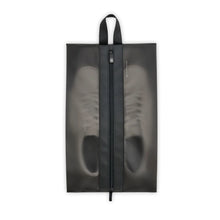 Load image into Gallery viewer, Briggs & Riley Translucent Shoe Pouch
Shown with a pair of tennis shoes inside to visualize capacity.
EXTERIOR DIMENSIONS:
17 x 10.5 in / 43.18 x 26.7 cm