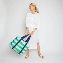 Load image into Gallery viewer, Ame & Lulu Sun & Sea Tote with Model