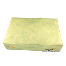 Load image into Gallery viewer, Front view of the green presentation box, placed on a white background.