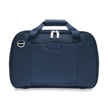 Load image into Gallery viewer, Briggs & Riley Baseline Expandable Cabin Bag - Navy
Image of Back Panel View, showing retractable ID Tag centered on Back Panel
Height	   Width	     Depth	    Weight
US	11 in.	17 in.	8 in.	        3 lbs.
EU	27.9 cm	43.2 cm	20.3 cm	1.4 kg