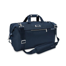 Load image into Gallery viewer, Briggs & Riley Baseline Weekender Duffle - Navy
Image of Front Angled View shown with adjustable shoulder strap
Height	    Width	    Depth	    Weight
US	15.5 in.	20 in.     9 in.	      2.5 lbs.
EU	39.4 cm	50.8 cm	22.9 cm	1.1 kg