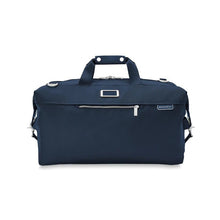 Load image into Gallery viewer, Briggs & Riley Baseline Weekender Duffle - Navy
Image of Front Panel View
Height	    Width	    Depth	    Weight
US	15.5 in.	20 in.     9 in.	      2.5 lbs.
EU	39.4 cm	50.8 cm	22.9 cm	1.1 kg