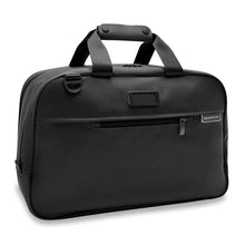 Load image into Gallery viewer, Briggs & Riley Baseline Executive Travel Duffle - Black
Image of Front Angled View
Height	      Width   Depth	     Weight
US	10.5 in.	16.8 in.	8 in.	       2.5 lbs.
EU	26.7 cm	42.7 cm	20.3 cm	1.1 kg