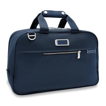 Load image into Gallery viewer, Briggs & Riley Baseline Executive Travel Duffle - Navy
Image of Front Angled View
Height	      Width   Depth	     Weight
US	10.5 in.	16.8 in.	8 in.	       2.5 lbs.
EU	26.7 cm	42.7 cm	20.3 cm	1.1 kg