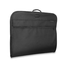 Load image into Gallery viewer, Briggs & Riley Baseline Classic Garment Cover - Black
Image of Front Angled View folded in half
Height Width Depth Weight
US 22.5 in. 24.5 in. 2 in. 3.2 lbs.
EU 57.2 cm 62.2 cm 5.1 cm 1.5 kg