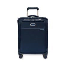 Load image into Gallery viewer, Briggs & Riley Baseline Global Carry-On Spinner - Navy
Image of Front Panel View
Height	     Width	     Depth	       Weight
US	21 in.       15 in.	9 in.	         9.9 lbs. 
EU	53.3 cm	38.1 cm	22.9 cm	 4.5 kg