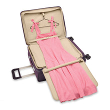 Load image into Gallery viewer, Baseline Medium Expandable Spinner - Plum