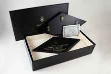 Load image into Gallery viewer, Conway Stewart Maki-e Soka Monyo (Floral Design) Limited Edition Fountain Pen