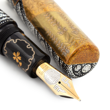 Load image into Gallery viewer, Danitrio GK-1021 Genkai "Katamigawari" (Winter and Winter) Limited Edition Fountain Pen Nib Close Up