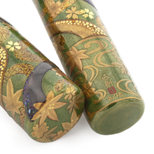 Load image into Gallery viewer, Danitrio GK-1028 Genkai "Shunju Soka" Flowers in Spring & Autumn Fountain Pen Signature Close Up