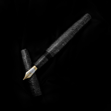 Load image into Gallery viewer, Danitrio KY-16 "Ginnami-Nuri" Fountain Pen