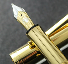 Load image into Gallery viewer, Graf von Faber Castell Anello Gold Fountain Pen - M (Floor Model)