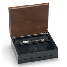 Load image into Gallery viewer, Graf von Faber-Castell - Pen of the Year 2010 - Presentation Box Opened