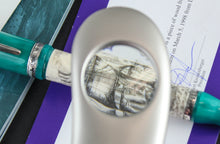 Load image into Gallery viewer, Krone HMS Victory Gold & Silver Limited Edition Fountain Pen Set