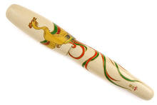 Load image into Gallery viewer, DANITRIO Hyotan "Phoenix" Maki-e Fountain Pen (N-1102)