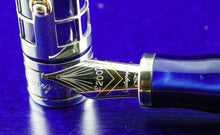 Load image into Gallery viewer, Close up to the fountain pen nib and cap.