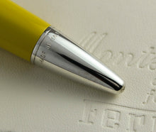 Load image into Gallery viewer, Close up to the bottom of the fountain pen with text engraving MADE IN ITALY.