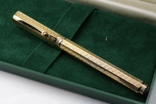 Load image into Gallery viewer, Front view of the fountain pen with the cap on. Set in the presentation box.