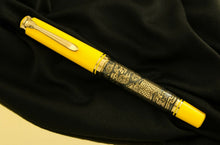 Load image into Gallery viewer, Front view of the fountain pen with the cap on.