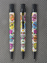 Load image into Gallery viewer, Calaveras Pen, 3 views