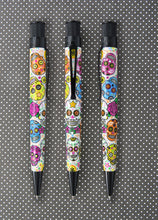 Load image into Gallery viewer, Calaveras Pen, 3 views