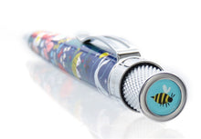 Load image into Gallery viewer, Angled top disk close up to the pen. It features a small bee.