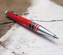 Load image into Gallery viewer, Angled view of the pen's grip section