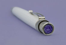 Load image into Gallery viewer, Retro 51 UK Exclusive The Queen's Platinum Jubilee - View of the top disk. It has an icon of a crown and the text "The Queen's Platinum Jubilee 2022"