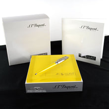 Load image into Gallery viewer, The ballpoint pen arranged with the lid and booklet